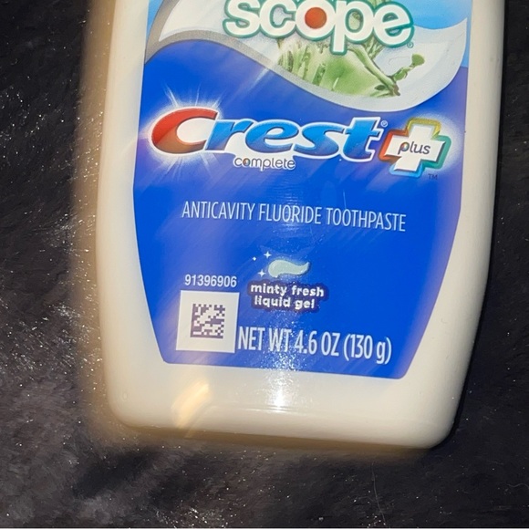 Crest toothpaste - Picture 3 of 7
